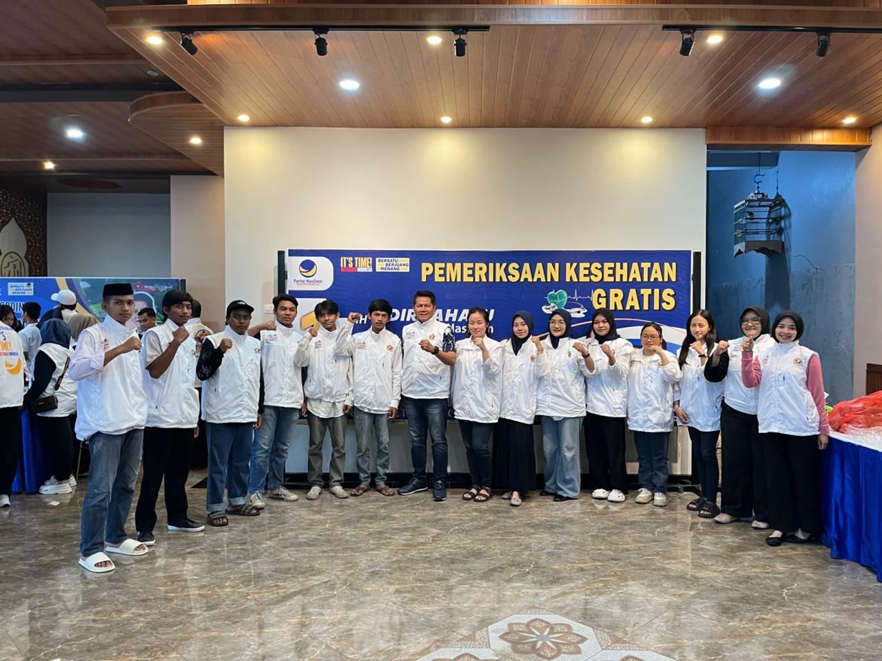 PENDIDIKAN POLITIK REMAJA BERNEGARA